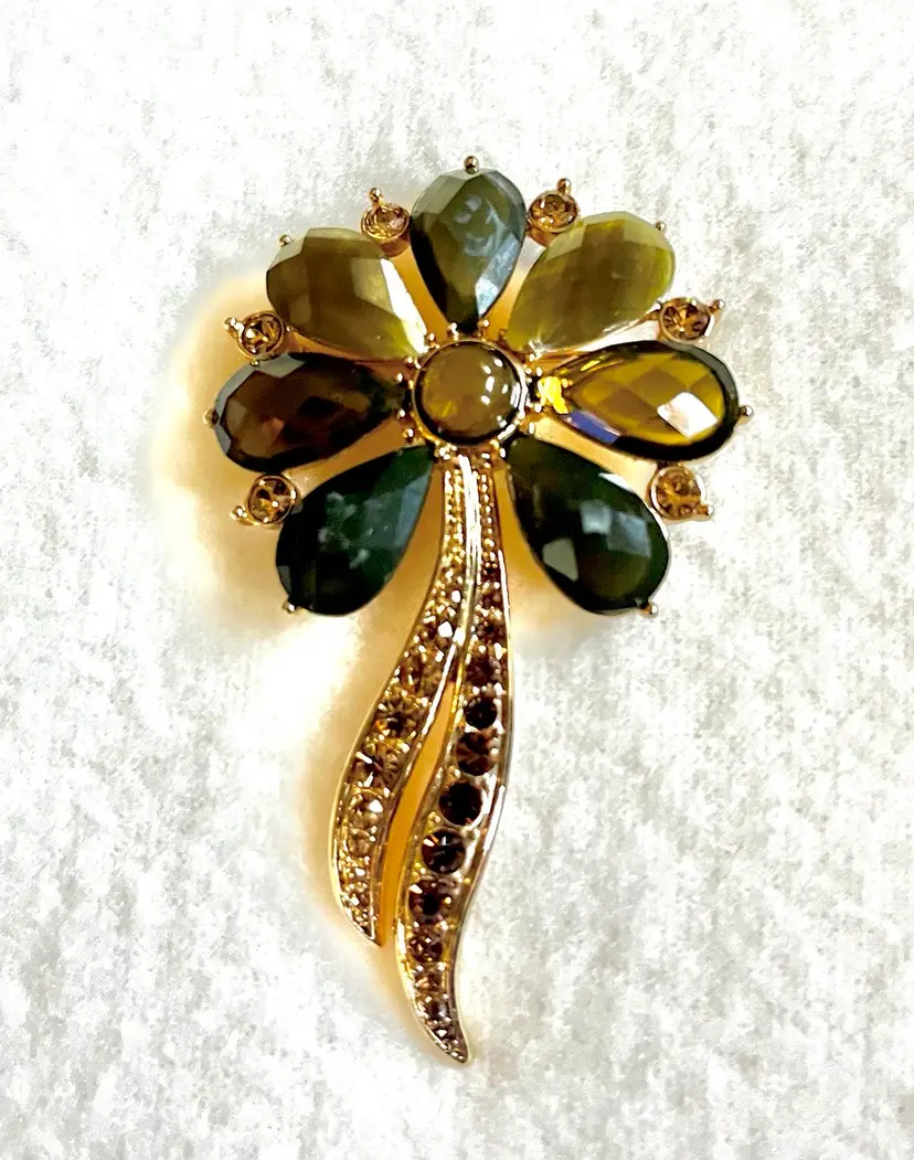 Green & Gold tone brooch