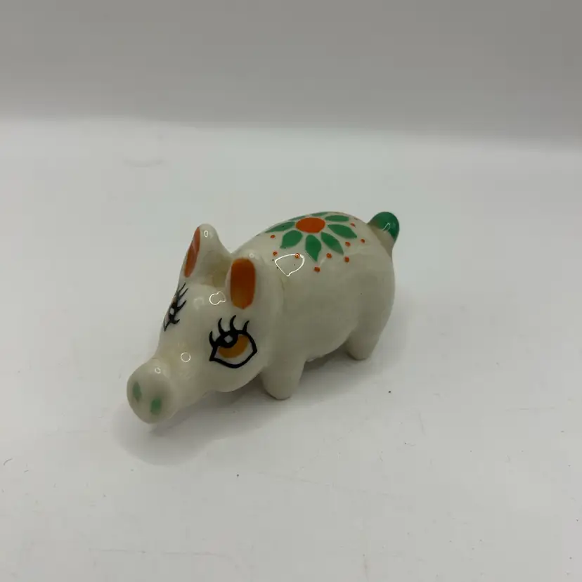 Vintage Shamrock Pottery Pig 1960s Wade Ireland