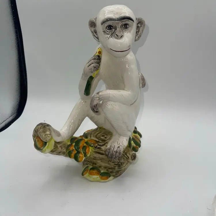 HOLLYWOOD REGENCY Italian Ceramic Monkey DRAPER MCM Kitsch Hand Painted 10.5”