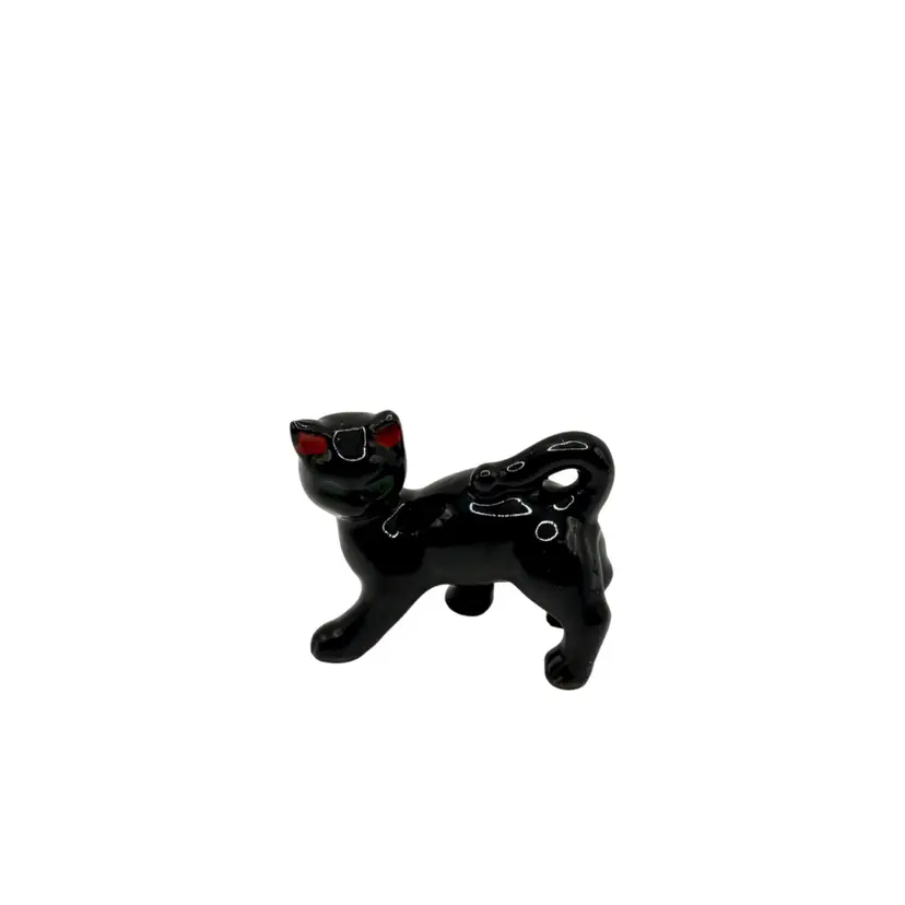 MCM Japan Wales Red-ware Clay Black Cat