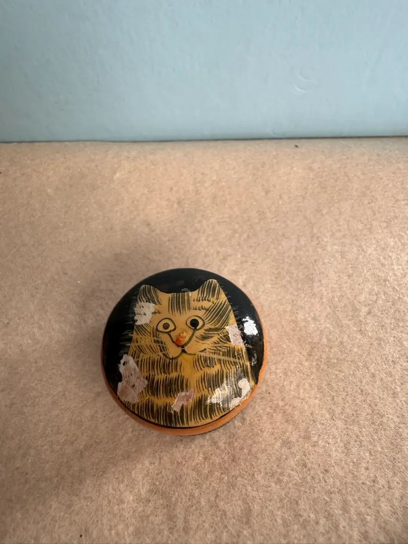 Vintage hand-painted wooden trinket box featuring a cat- Some Wear As Seen In Photos