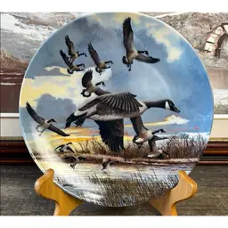 DOMINION CHINA 1986 “THE LANDING” FLYING CANADA GEESE PLATE
