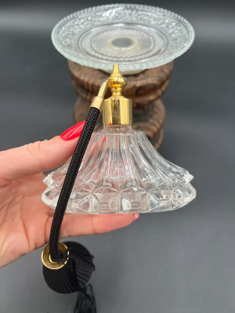 Lead Crystal Perfume Bottle With Atomizer 4x4.5”