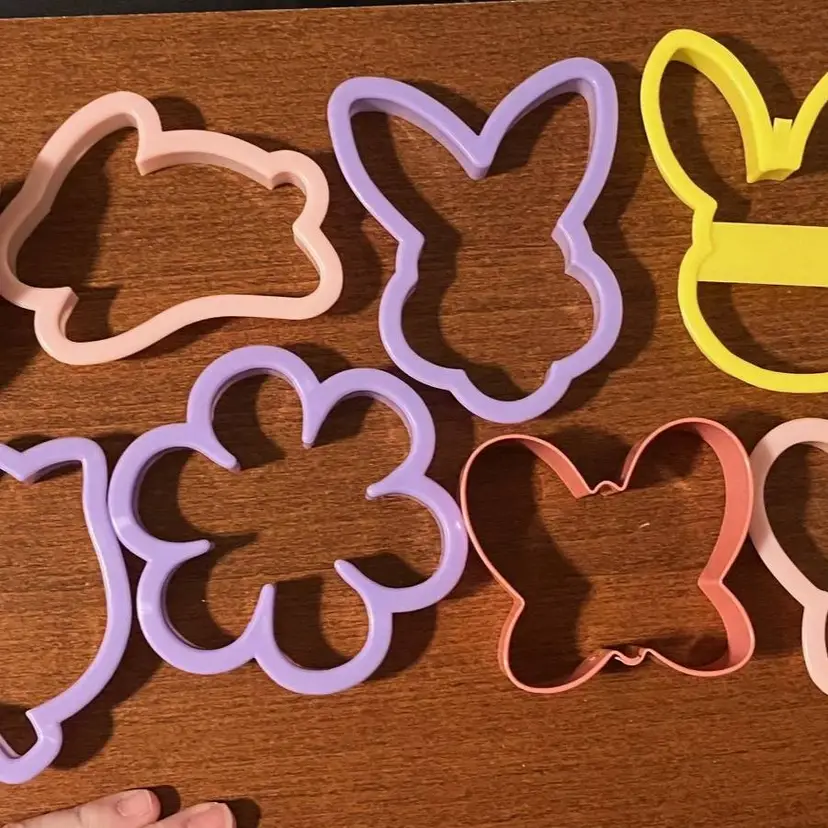 VTG Spring Easter Cookie Cutters Plastic Metal Lot of 11