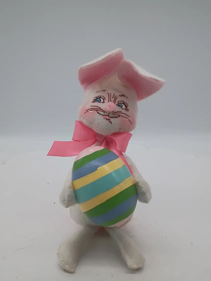Vintage Annalee White Bunny Rabbit Pink Tail 2004 Holding an Easter Egg 8 IN