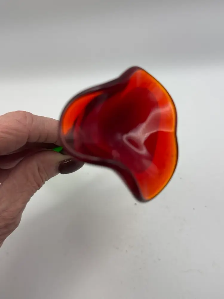 Blown Glass Flower - Red W/Green Stem 8”