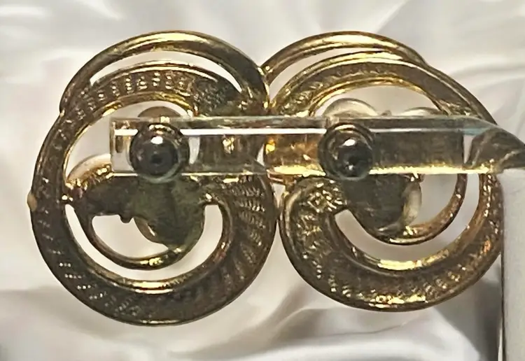 Rare Vintage White Floral Faux Pearls Gold Tone Spiral Stud Pierced Earrings by Avon