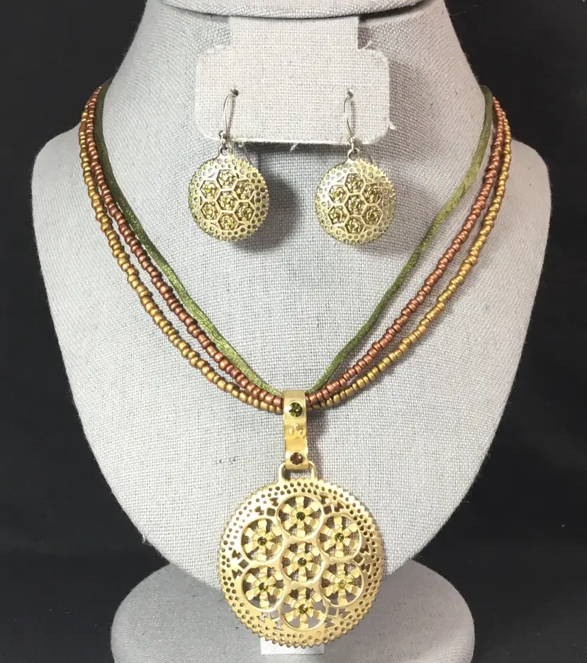 Premier Designs"Gold Bamboo"jewelry set, necklace, earrings, gold tone medallion