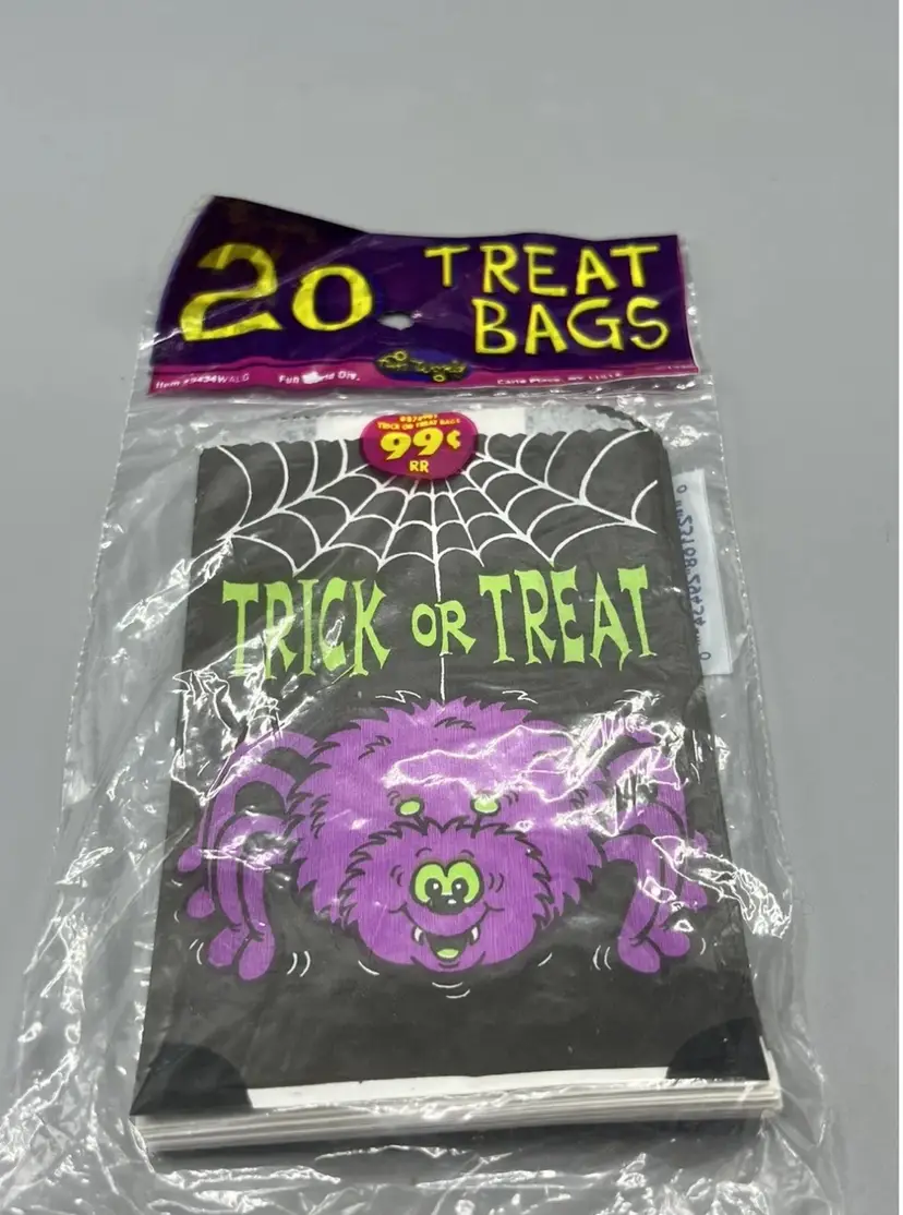 Vintage Halloween Trick or Treat Party Paper Bags 20 Pk Spider Fun World NOS ‘95