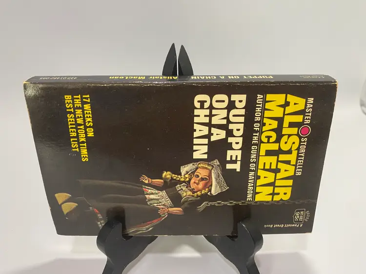Vintage 'Puppet On A Chain' Allistair MacLean Paperback Book/Novel