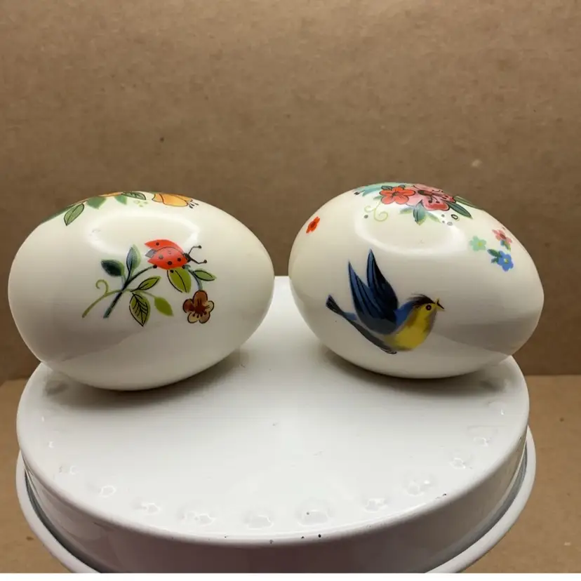 Two VTG Ceramic Eggs with Birds and Bugs 1.75” x 2.25”