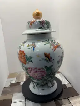 Vintage Macau Vintage Luster Butterfly,flowers,birds Lg Ginger Jar