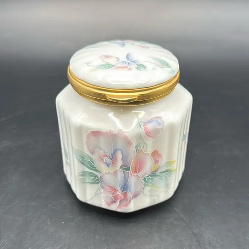 Vintage ‘84 Aynsley "Little Sweetheart" Floral Octogonal Fine Bone China Trinket Box 3”