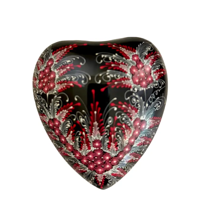 Vintage Heart Shape Trinket Box Black Lacquer Wood Thailand Hand Painted Red Flowers & Intricate Design 
2.5” T x 4” L x 3.25” W