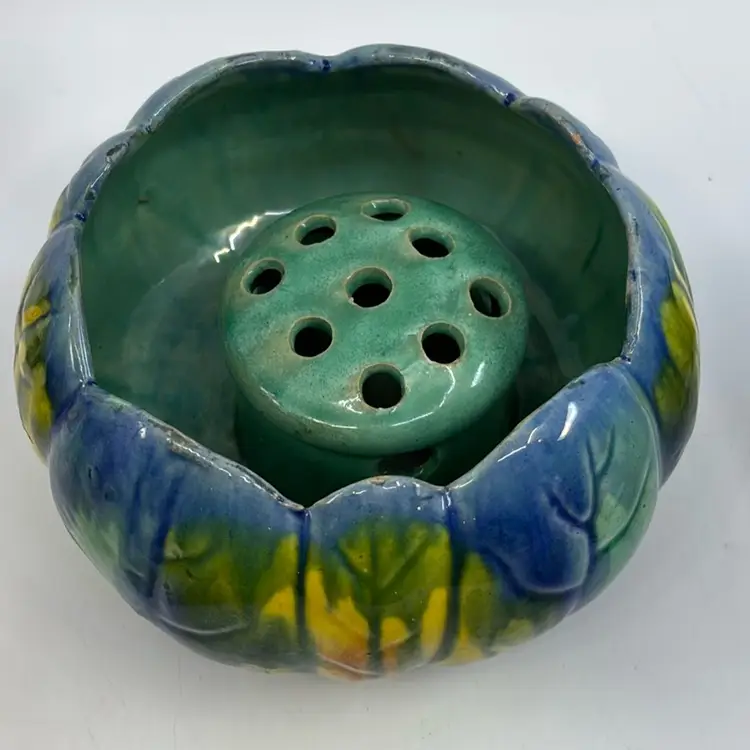 Majolica Drip Glaze Pottery Flower Frog Leaf Bowl 6Dia 3.5H