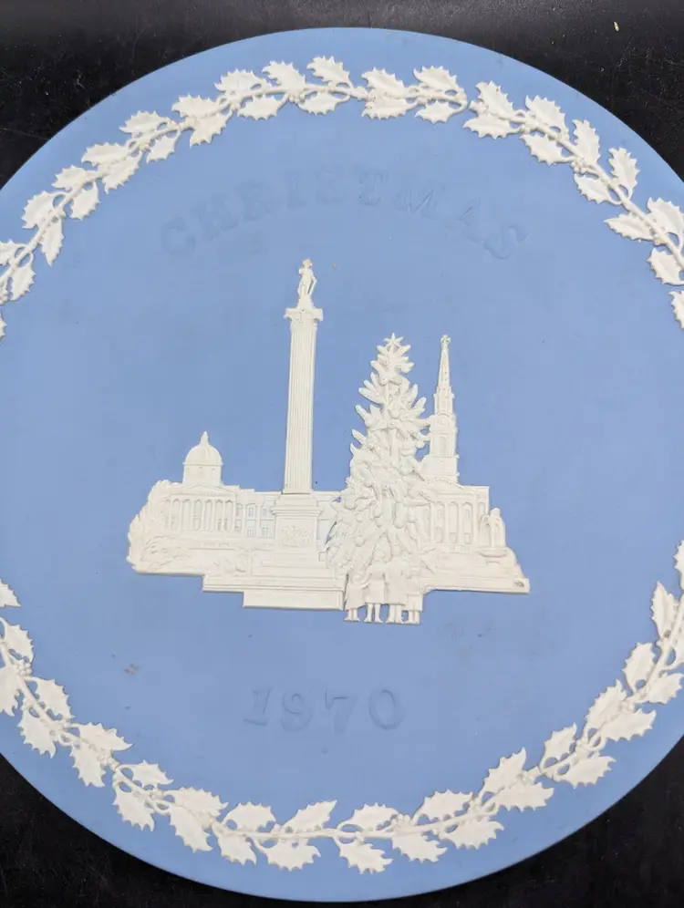 Vintage Wedgwood Blue Pottery Christmas Plate Trafalgar Square England 1970