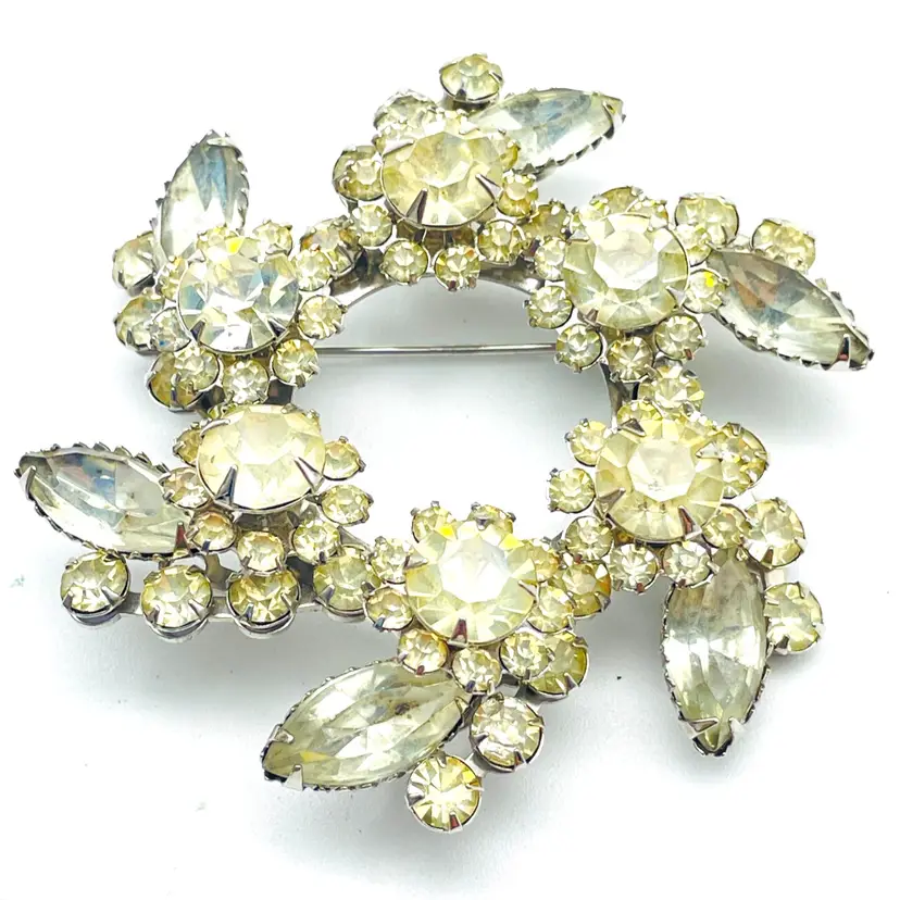 Rhinestone Swirl Brooch Silver Tone Flower Wreath 17865