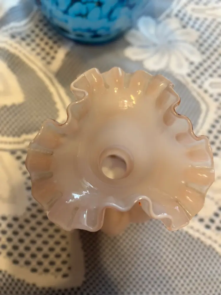 Vintage 5.5” Dusty Rose/Pink Peach Art Glass Crimped Melon Vase