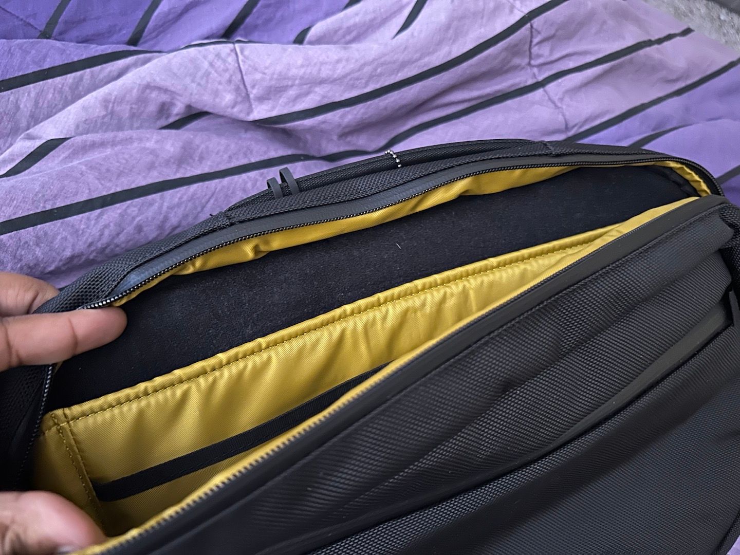 バッグ WEZLEY FINLEY SLINGPACK WEXLEY - Finley Slingpack