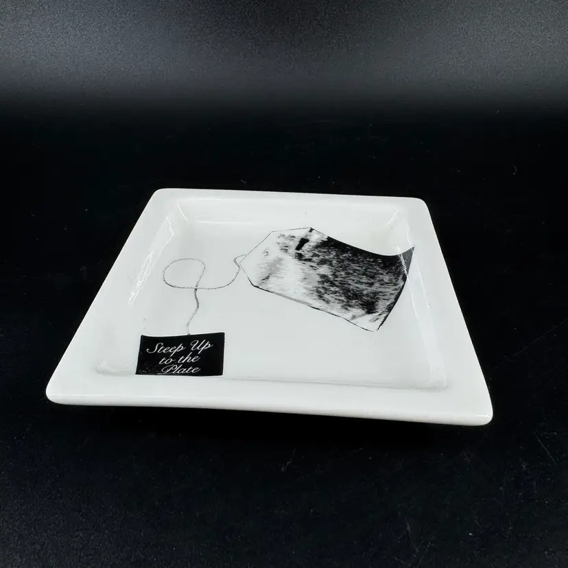 Fishs Eddy “Step Up To The Plate” Tea Bag Dish