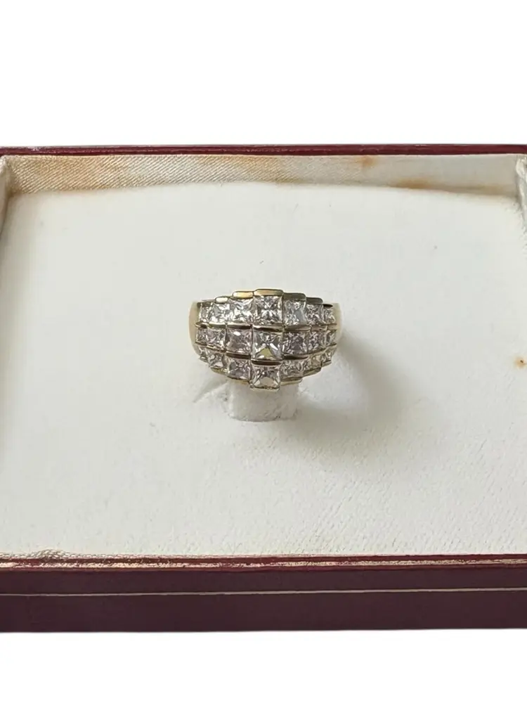 10. Vintage Hollywood Collection Marilyn Monroe gold over 925 Dome and CZ Ring