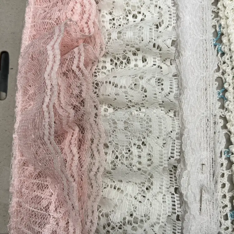 6 Varieties Of Vintage Lace On Sales Card