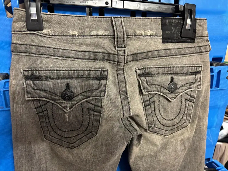 True Religion Black Distressed 25 Woman’s Jean BNWT Has A Little Ankle Dirt But Preppy Great Deal