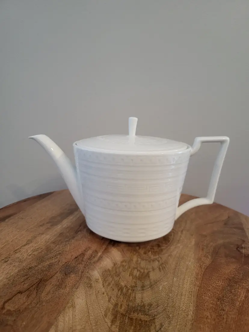 Wedgwood Intaglio Teapot New With Tag 5C104005110