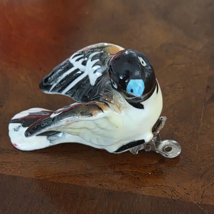 Vintage Clip on Bird Black