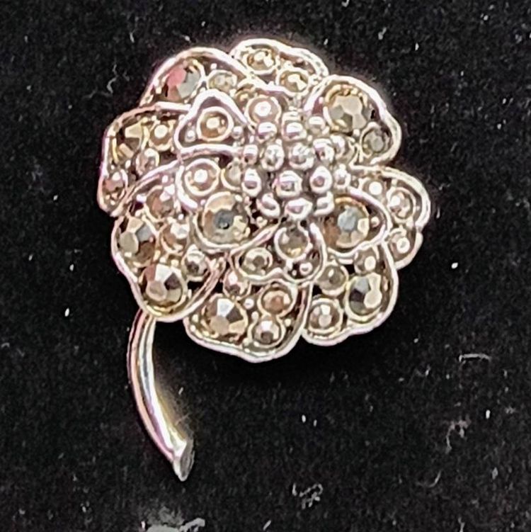 Vintage Holly Craft Rhinestone Flower Brooch Silver Tone 2" Diameter