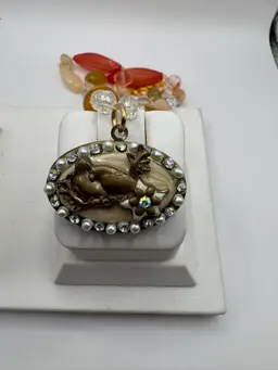 00 Vintage Locket With Love Birds As Shown