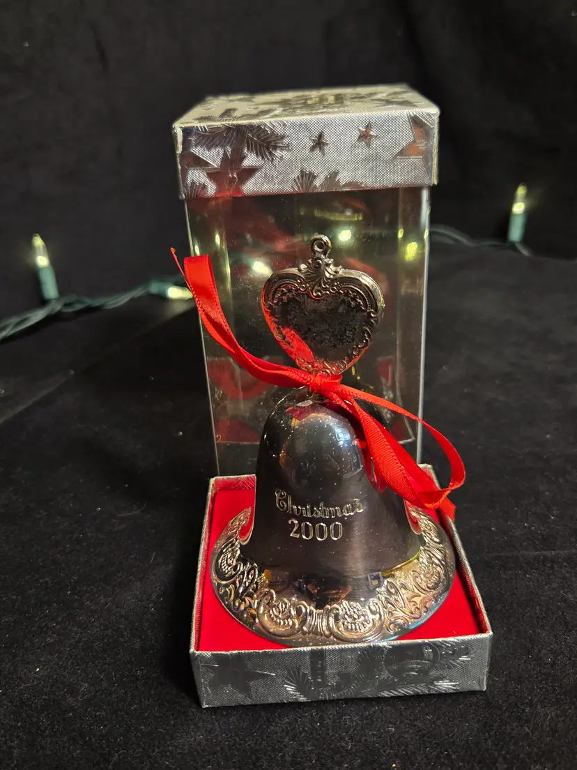 Wallace Silversmith 2000 Christmas Bell