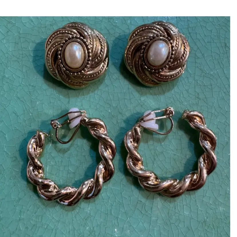 Vintage Gold Tone Clip On Set