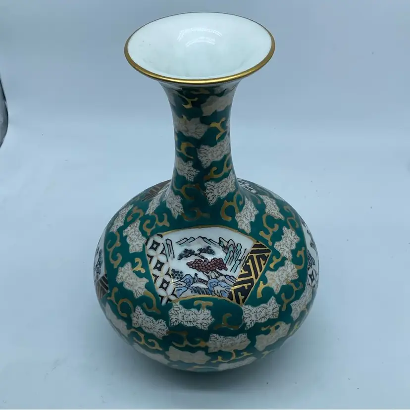#1918 Hand Painted Japanese Green Gold Decorative Vase 10 Inch