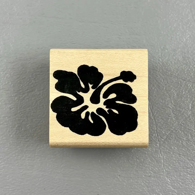 RSP 1.5”x1.5” Hawaiian Flower Wood Mounted Rubber Stamp