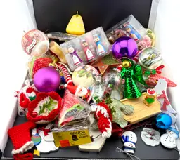 #01 - Stuff A Bag With Vintage Christmas Ornaments 1.00 Starts