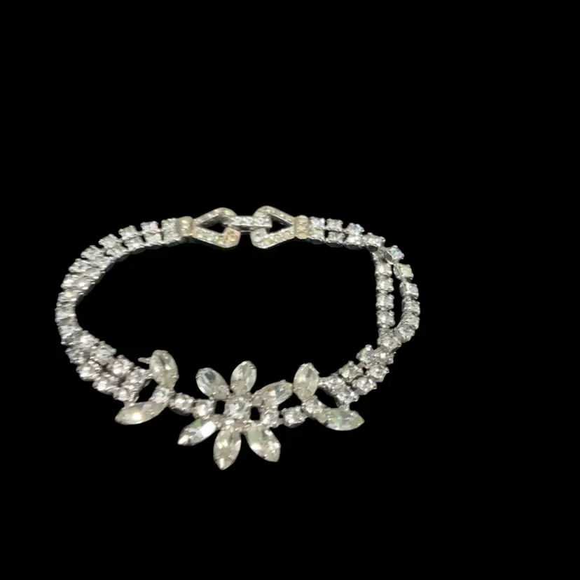 Gorgeous Vintage Silvertone Floral Flower Design Doulble Strand Clear Glass Tennis Bracelet. Not Signed