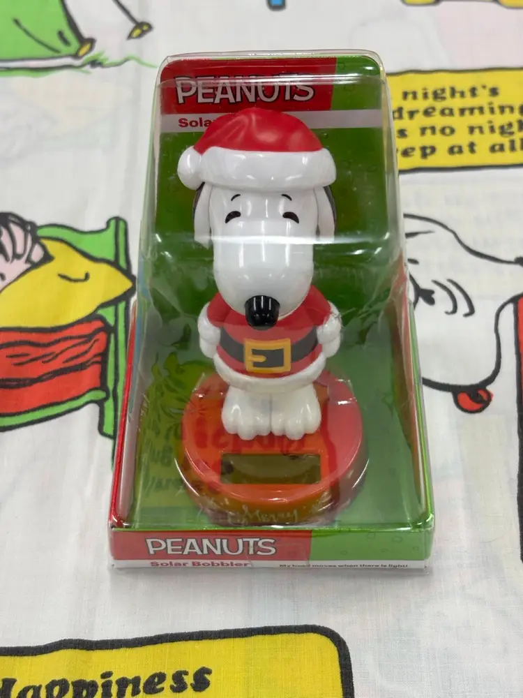 Santa Snoopy Solar Bobbler