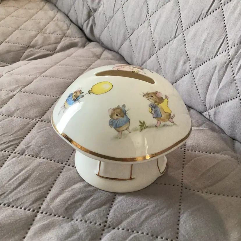 Vintage Royal Albert Beatrix Potter Mushroom Bank