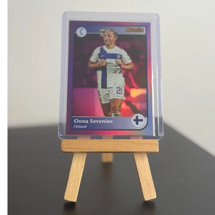 2025 Topps Merlin Women's EURO Oona Sevenius Pink 13/75