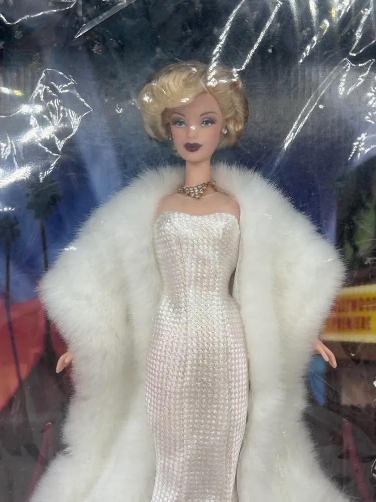 Barbie - Hollywood Premiere sealed in original cellophane from store