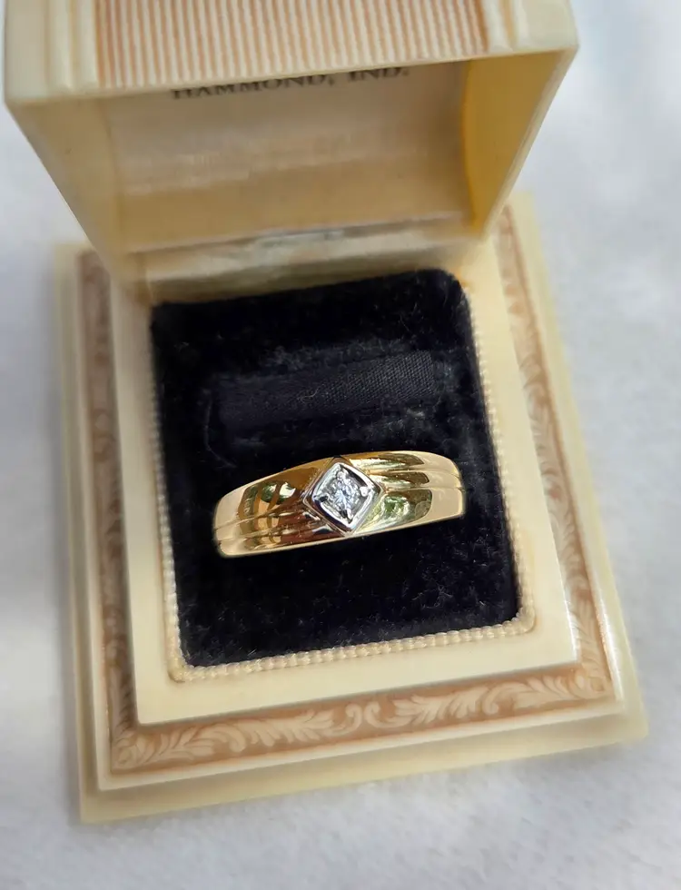 Vintage 14k Yellow Gold Diamond Men's Wedding Ring Band Size 10.5 - 4.2g