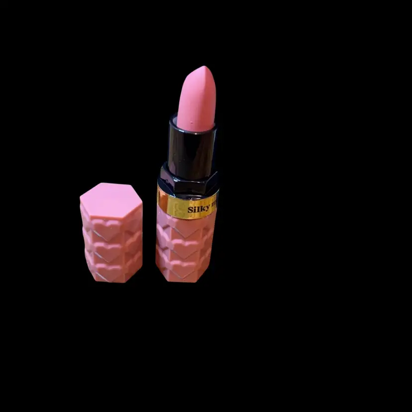 Msrp $10 Silky MATTe Lipstick In The Shade 01