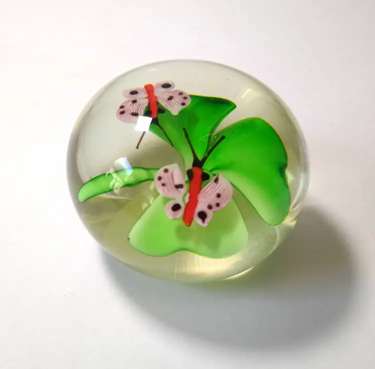 Butterfly and Leaf Design Clear Glass Paperweight. Lovely Item