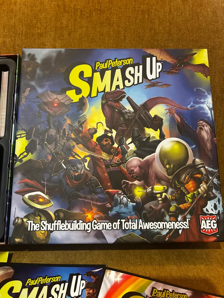Smash Up + Awesome Level 9000 and Pretty Pretty Smash Up expansions