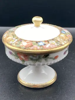 Vintage Handpainted Nippon Miniature Compote With Lid (3” Tall 2 1/2” Diameter READ 1 Tiny Chip On Inside Of Lid)