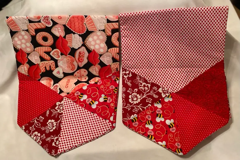 Adorablely Beautiful Hand Made Bees & Hearts Table Runners Set of 2