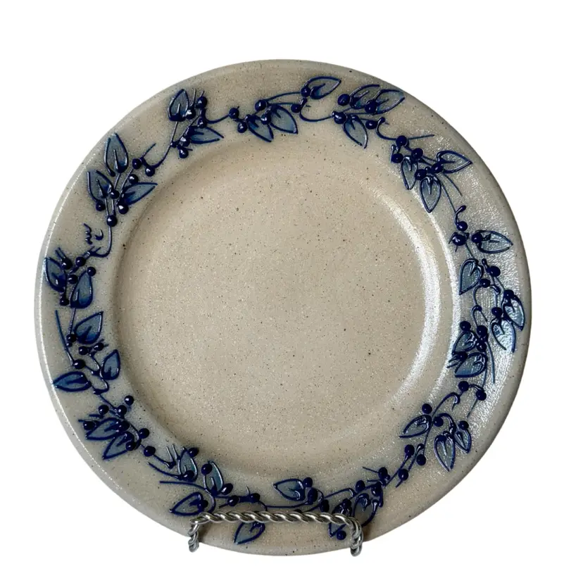 SALMON FALLS Stoneware Blueberry Vine 8" Salad Luncheon Plate Dover NH 1992