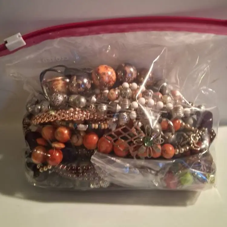 1 Lb. Jewelry Grab Bag 13