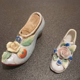 Pair Of Vintage Miniature Hand Painted Porcelain Shoe Pin Cushion ~ Japan